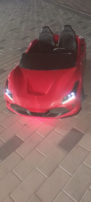 Детский электромобуль Ferrari