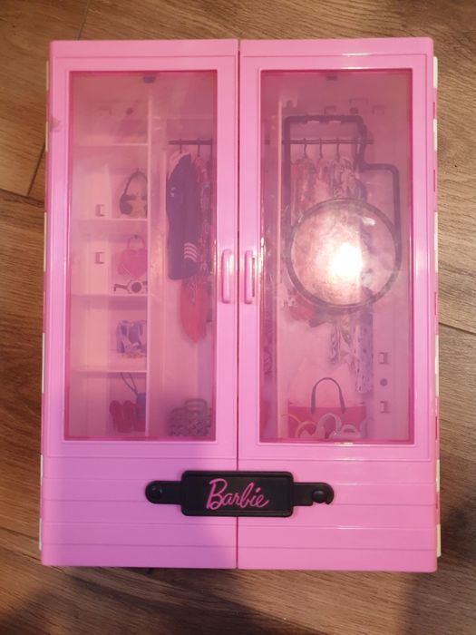 Dulap Barbie    .