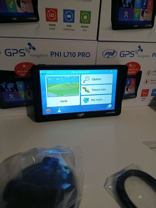 Gps PNI L710 pro 7" - 256 ram-16gb -parasolar inclus- gatadedrum