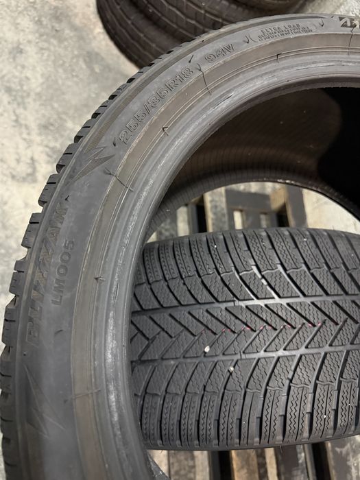 255/35/18 Bridgestone 2бр дот22