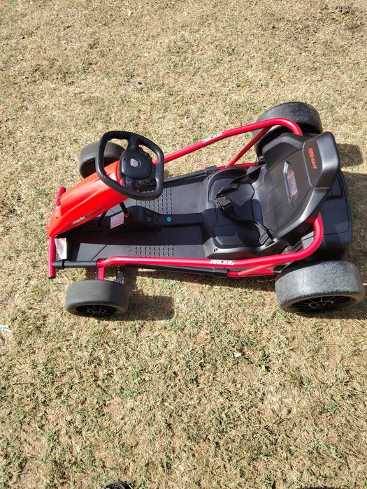 Vând kart electric