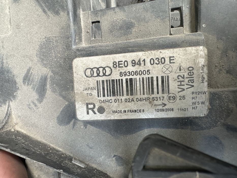 Фар Ауди А4 Б6 фара