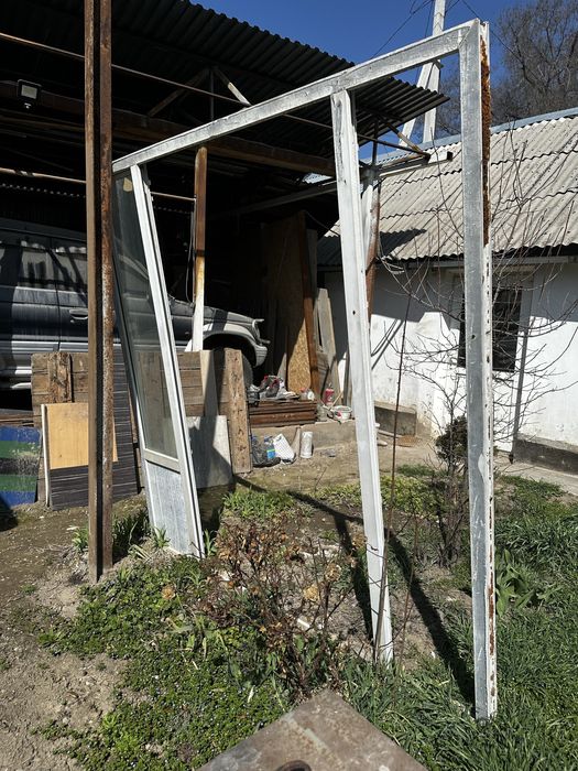 Окна и двери б/у, комплектом.