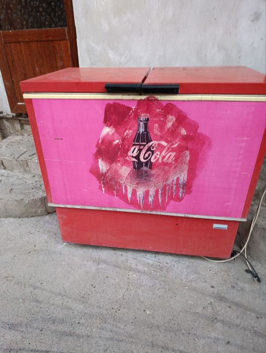 Холодильник кока кола
