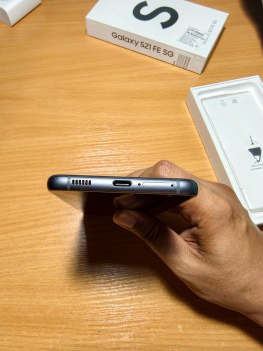 Samsung galaxy S21 FE 8/256
