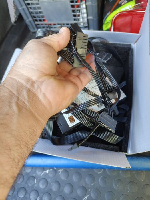 Захранване за компютри 650w