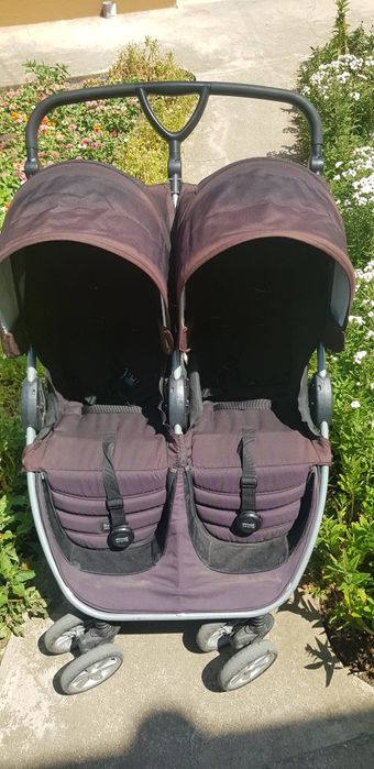 Количка за близнаци