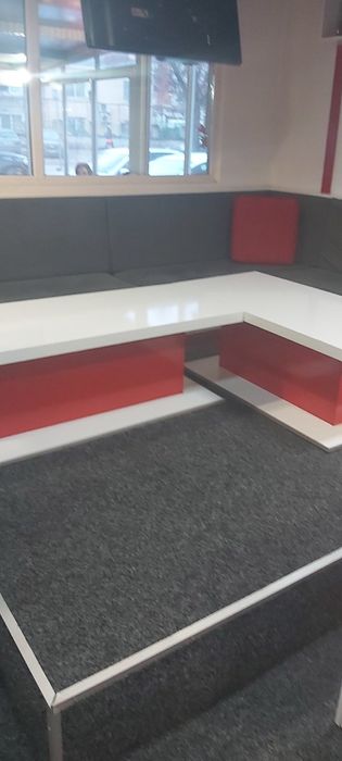 Маси с бели плотове