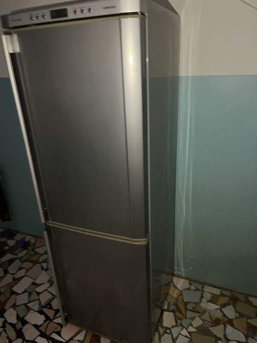 Холодильник в отличном состояние