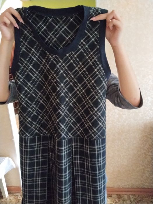 Продам школьный сарафан