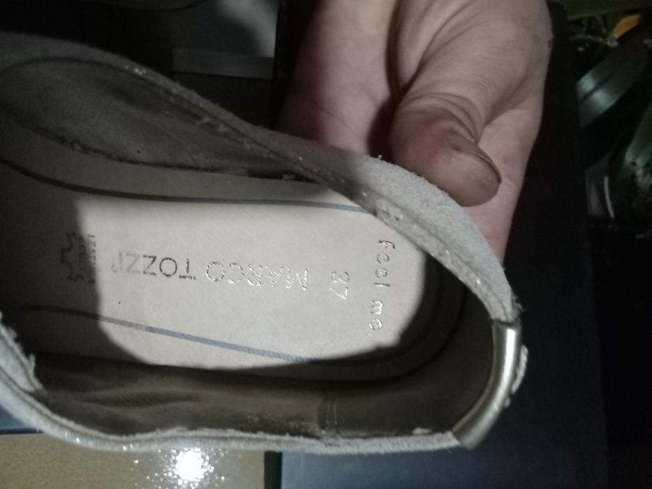 Много удобни спортни обувки