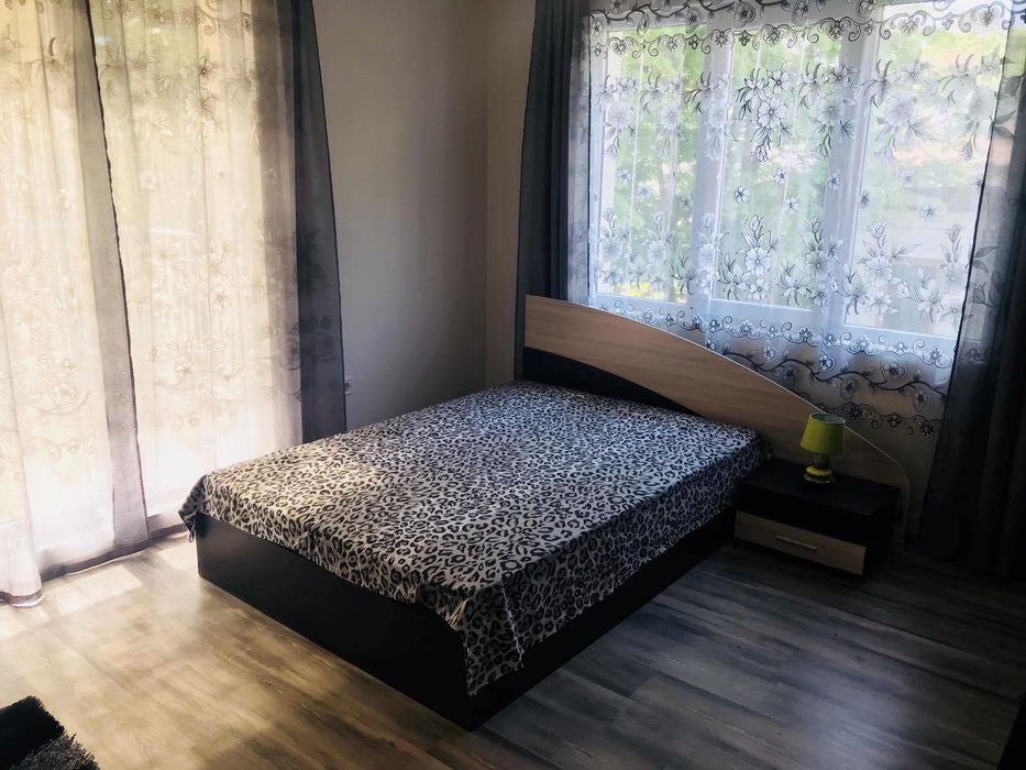 Дава се под наем Едностаен апартамент в Варна, Център - 40 кв.м за 400 € - Снимка #2