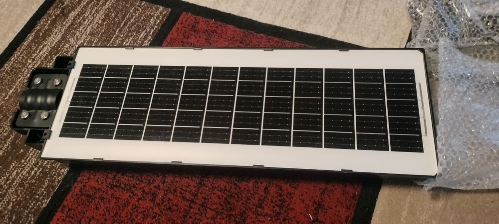 Lampă solară stradală 2000 w