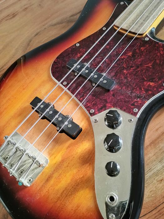Squier Classic vibe jazz bass fretless
