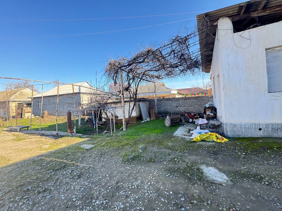 Sirdaryo shahar Dostlik mahallasida 9 soth hovli sotiladi