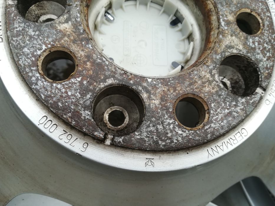 Топ състояние 16-5х120 ЕТ20 7J BMW E60