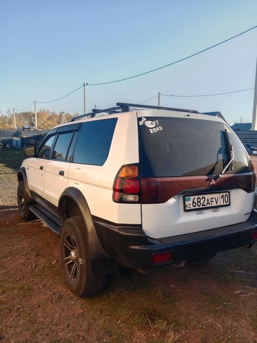Продам Монтеро 2001 года.