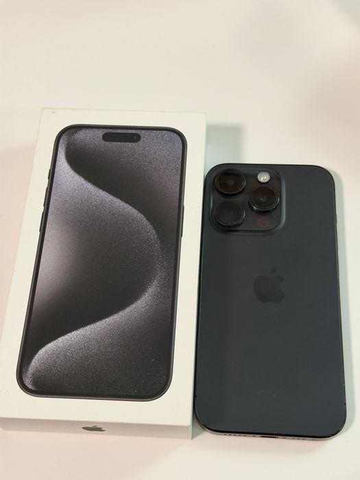 Vand Iphone 15 pro negru
