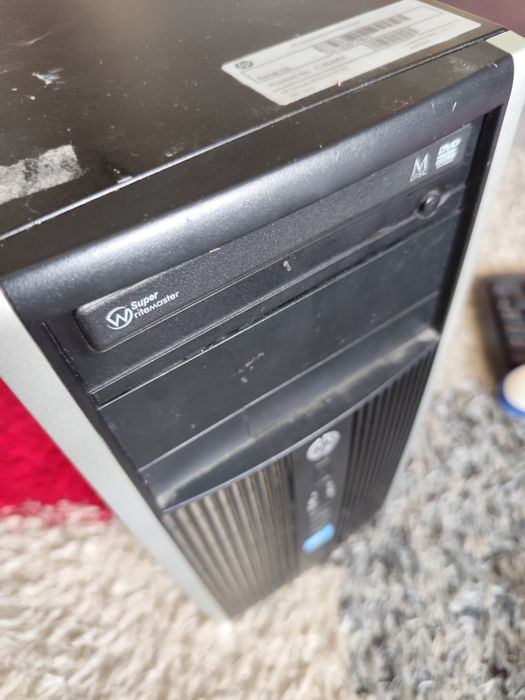 Настолен компютър HP пълен  комплект в много добро състояние пълен комплект