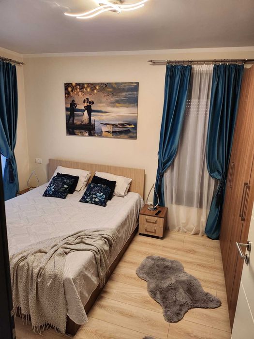 Apartament Cozy Dumbravita, 3 camere, 2 locuri de parcare, complet mobilat si utilat, aer curat, cauta chirias.
