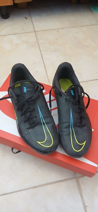 Детски футболни обувки