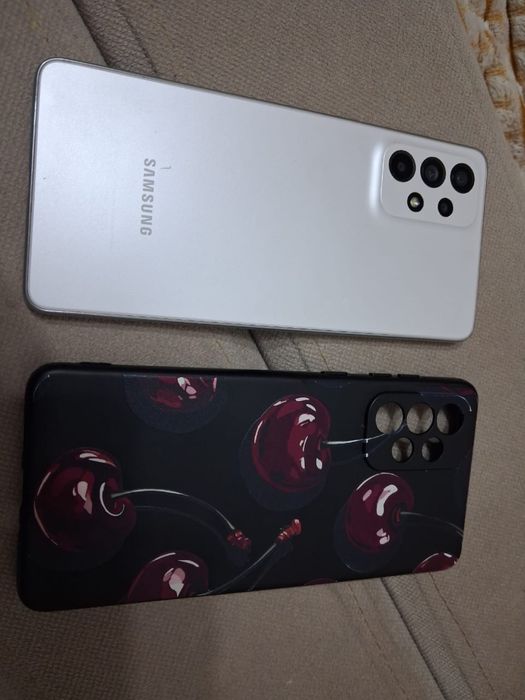 Самсунг А73 в отлчином состоянии