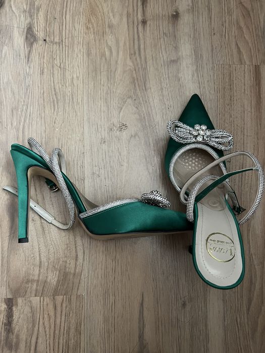 Дамски обувки на висок ток LBD