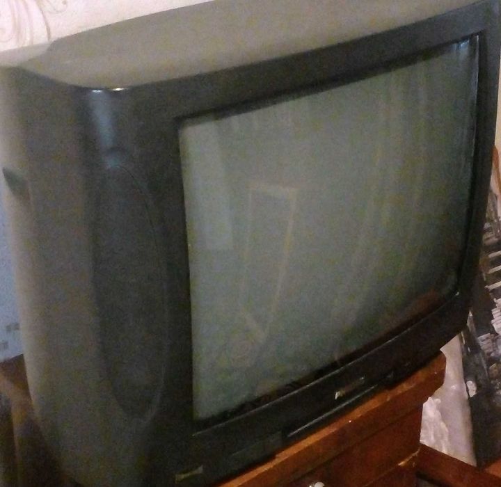 Телевизор Филипс ламповый исправный