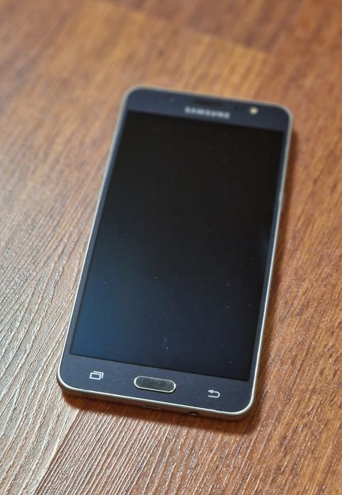 Samsung J5 2016 смартфон