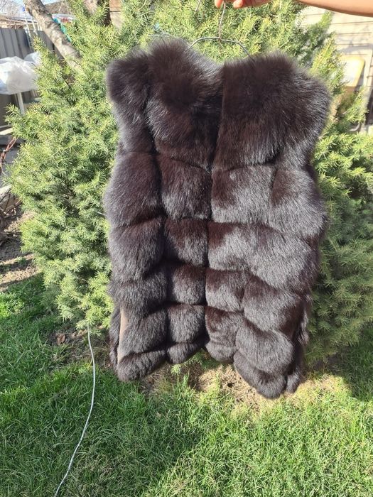 Песцовая, натуральная безрукавка