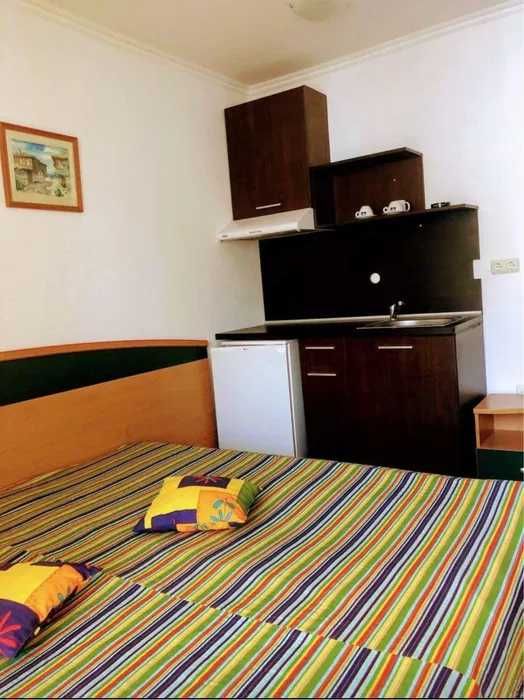 Дава се под наем Едностаен апартамент в к.к. Елените - 30 кв.м за 127.5 € - Снимка #1