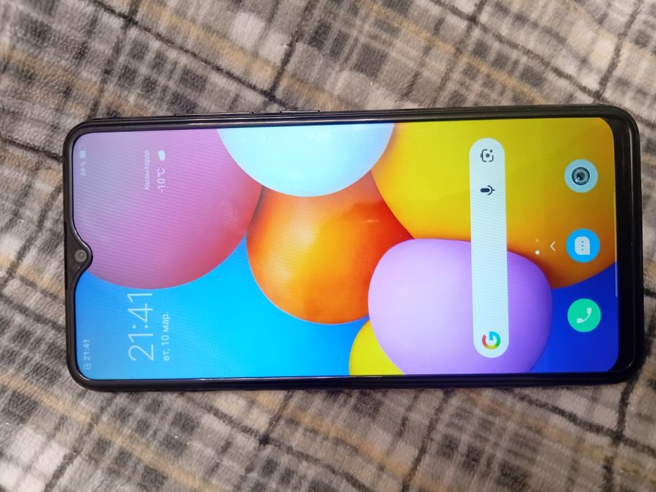 Продам телефон Vivo Y1s