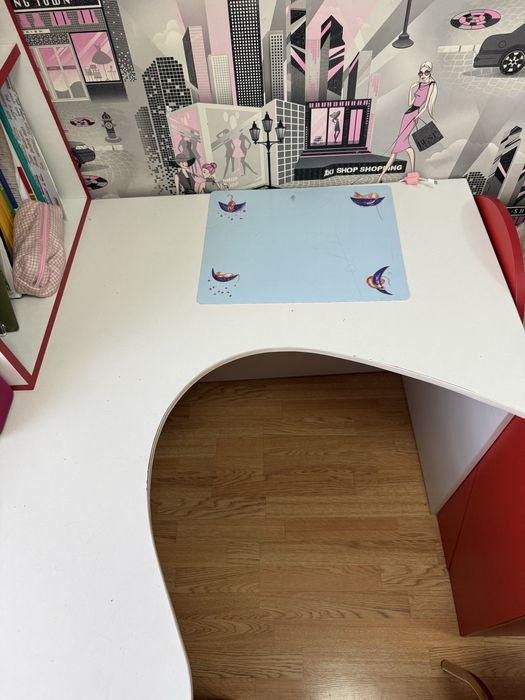 Продам мебель в детскую