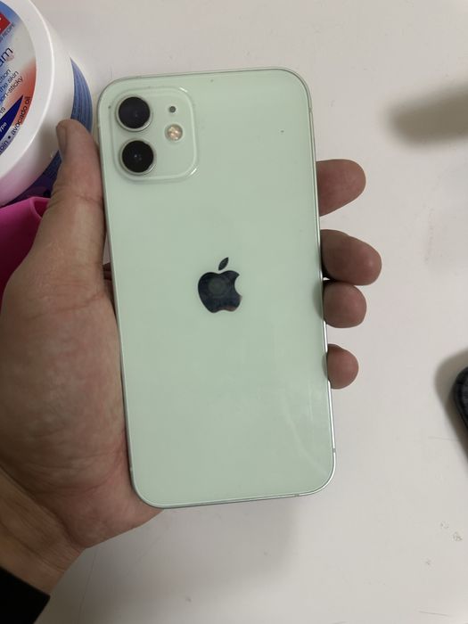 Продам айфон 12