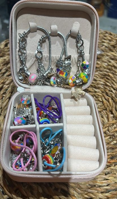 Детски арт комплект за изработка на гривни и гердани тип "Пандора"