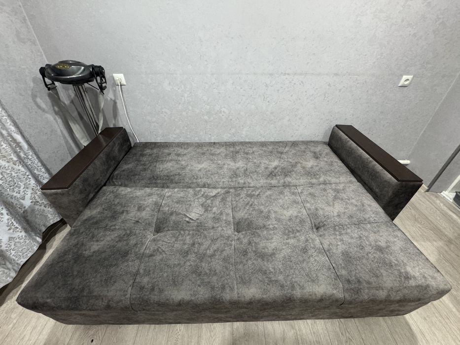 Продам Диван (раскладной)