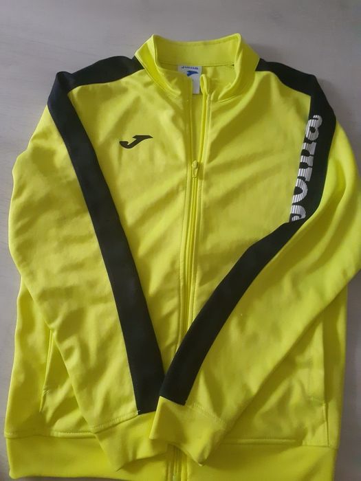 Vând tricou și pantaloni scurti Adidas, bluza Joma