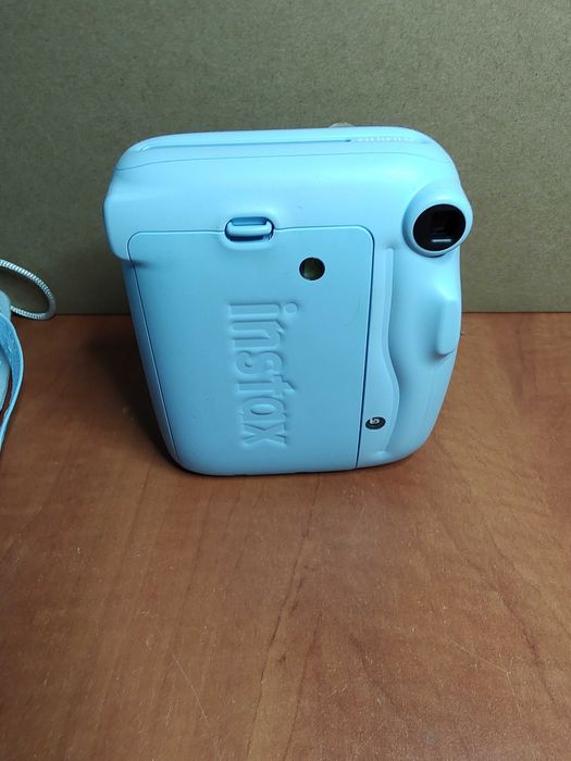 Aparat foto instant FUJIFILM Instax Mini 11 cu husa de transport