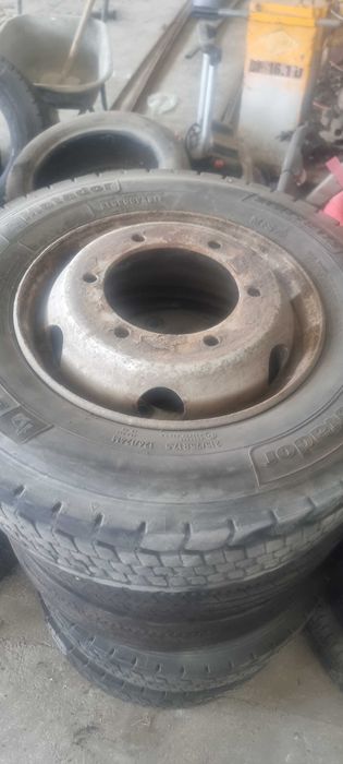 Anvelope cu Jante 215/75/R 17,5