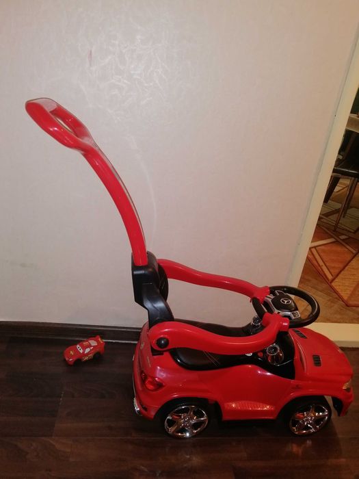 Кола за бутане -Ride-on с дръжка, нов