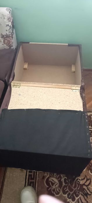 Продавам ъглов кухненски диван