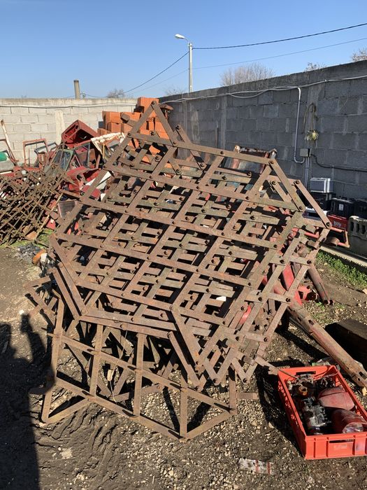 Grapi pentru tractor