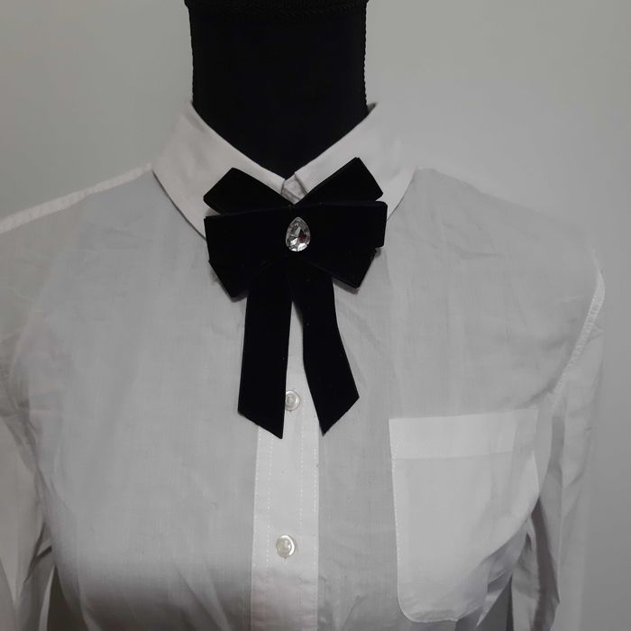 Brosa Meli Melo catifea neagra -fundă pentru guler/gât