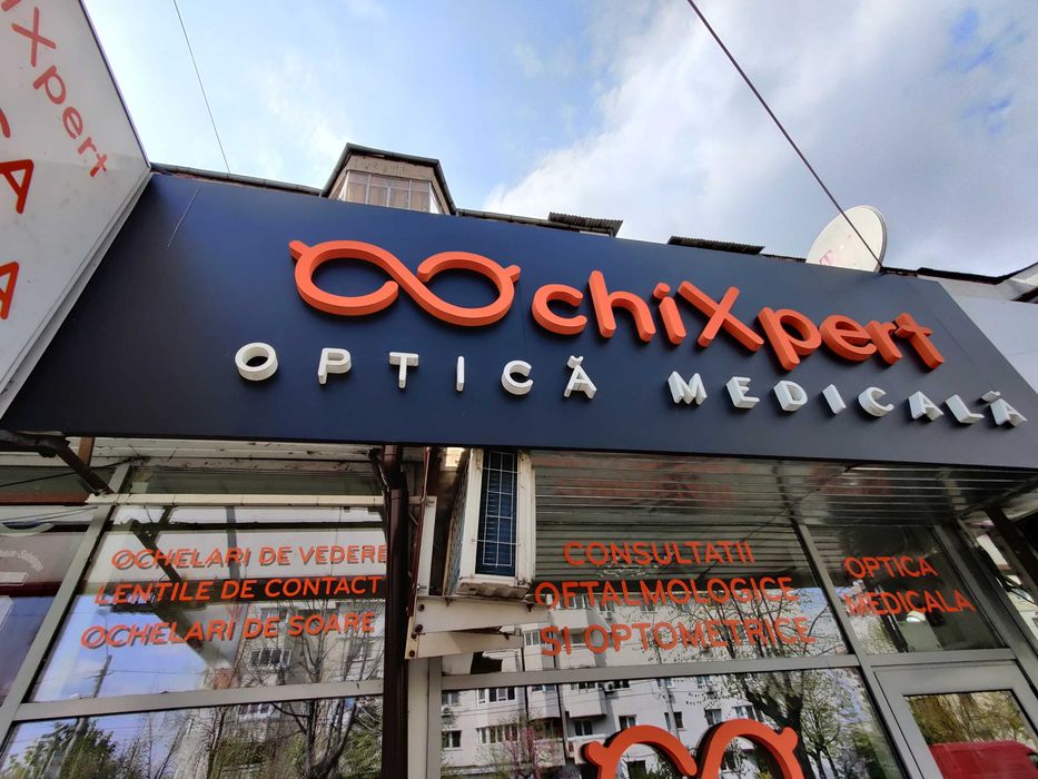 Casete Luminoase, Litere Volumetrice, Totemuri, Colantare Geamuri