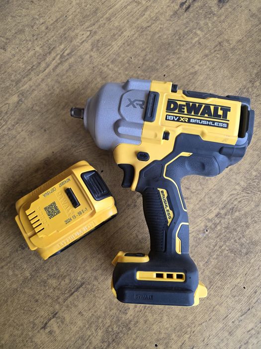 DeWALT DCF961 с батерия 5ah