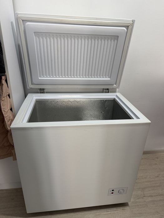 Продам морозильник