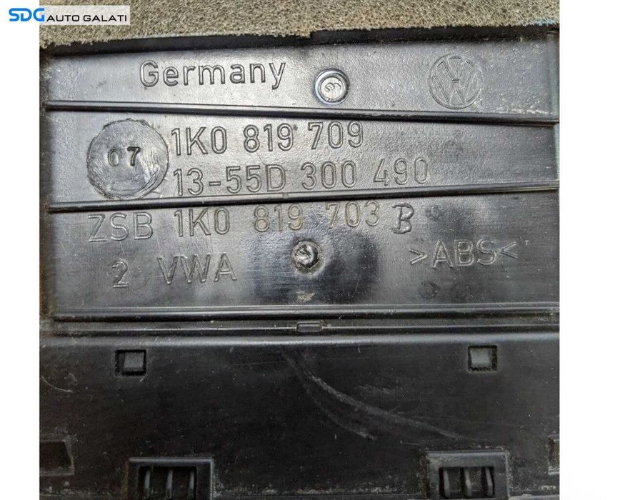 Gura Grila Aer Aerisire Ventilatie Bord Stanga Volkswagen Golf 5 2004 - 2008 Cod 1K0819709 1K0819703 [L9244]