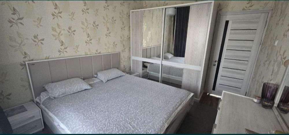 Продаётся 5/5/5 Юнусабад 14 квартал (рядом Туркистан метро )