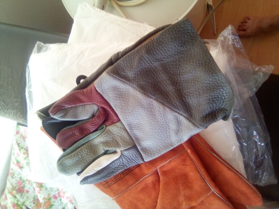 Salopete bărbați vătuite noi mărimea 56 și 44 Si manusi lacatus