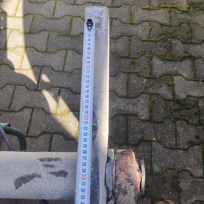 Punte remorca Saris, 2700 kg.